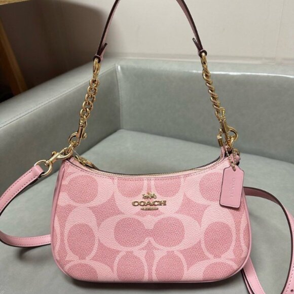 COACH Teri Shoulder Bag In Signature Canvas CAL51 - Picture 1 of 4